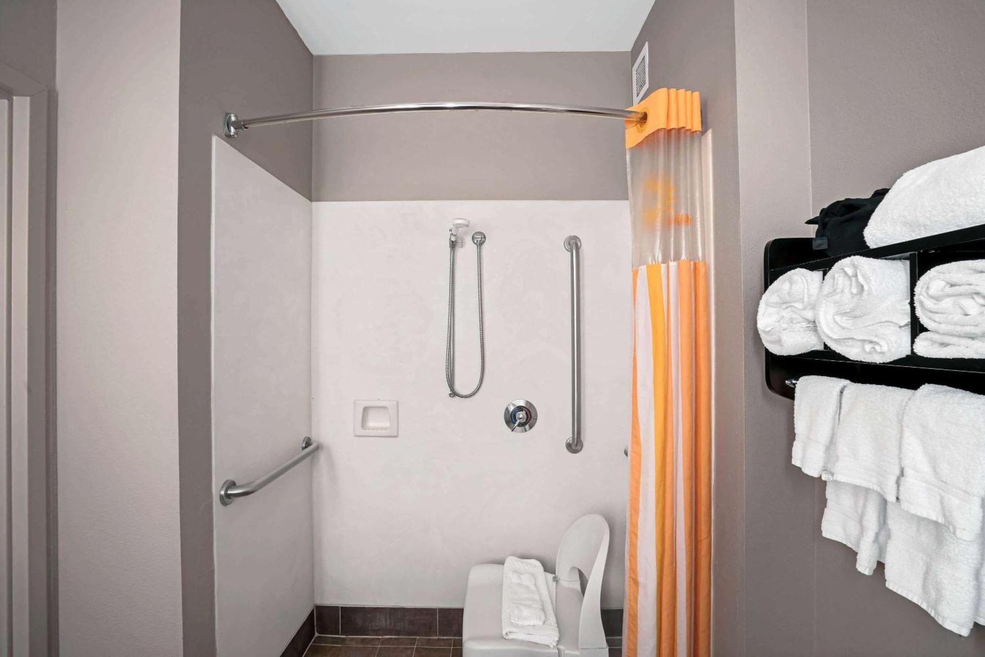 La Quinta By Wyndham Lebanon Hotel Ngoại thất bức ảnh